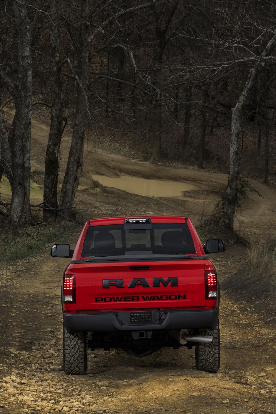  Dodge Ram 2500 Power Wagon Crew Cab 2016 года  (фото 10 из 28)